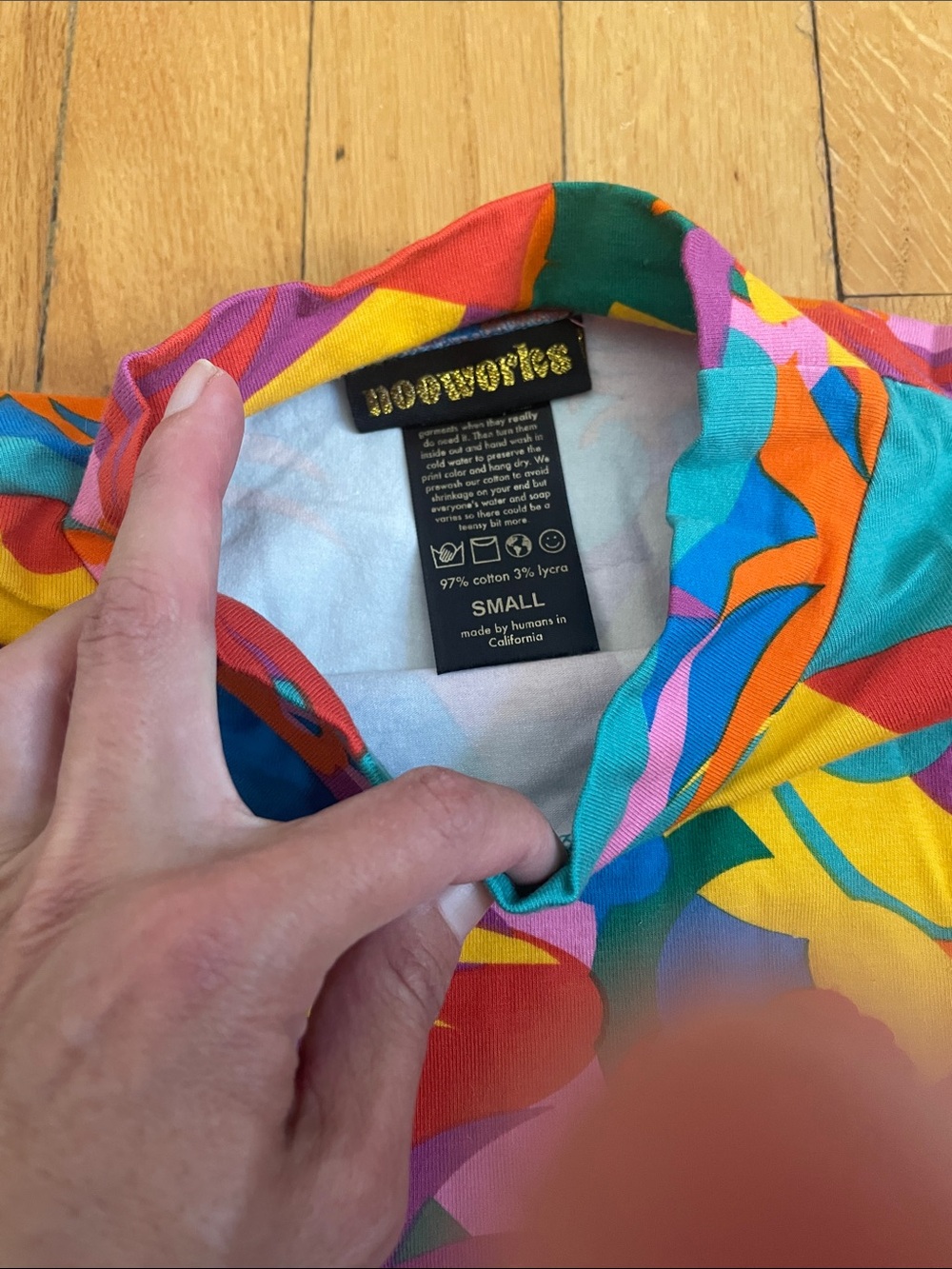 Nooworks Multicolor Tropical Print Crop Top - Blue, Orange, Yellow, Pink, Green - Picture 2 of 3